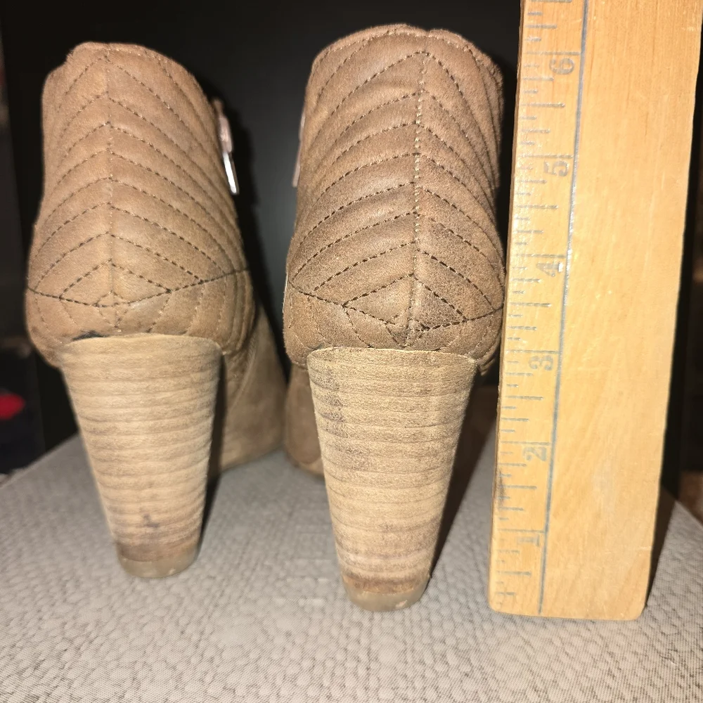 Carlos Wedge Bootie Size 7